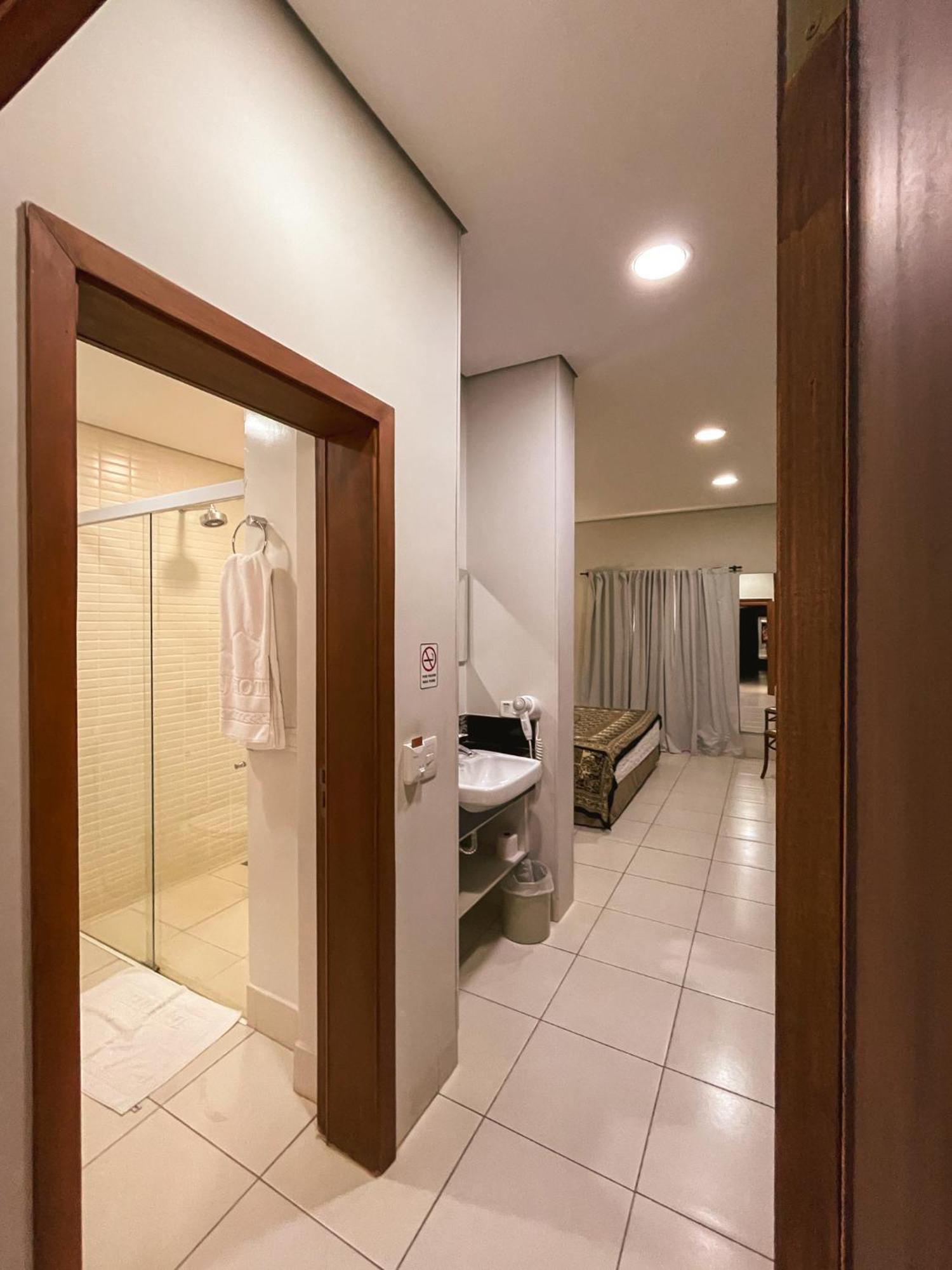 Taj Hotel Três Lagoas Eksteriør billede